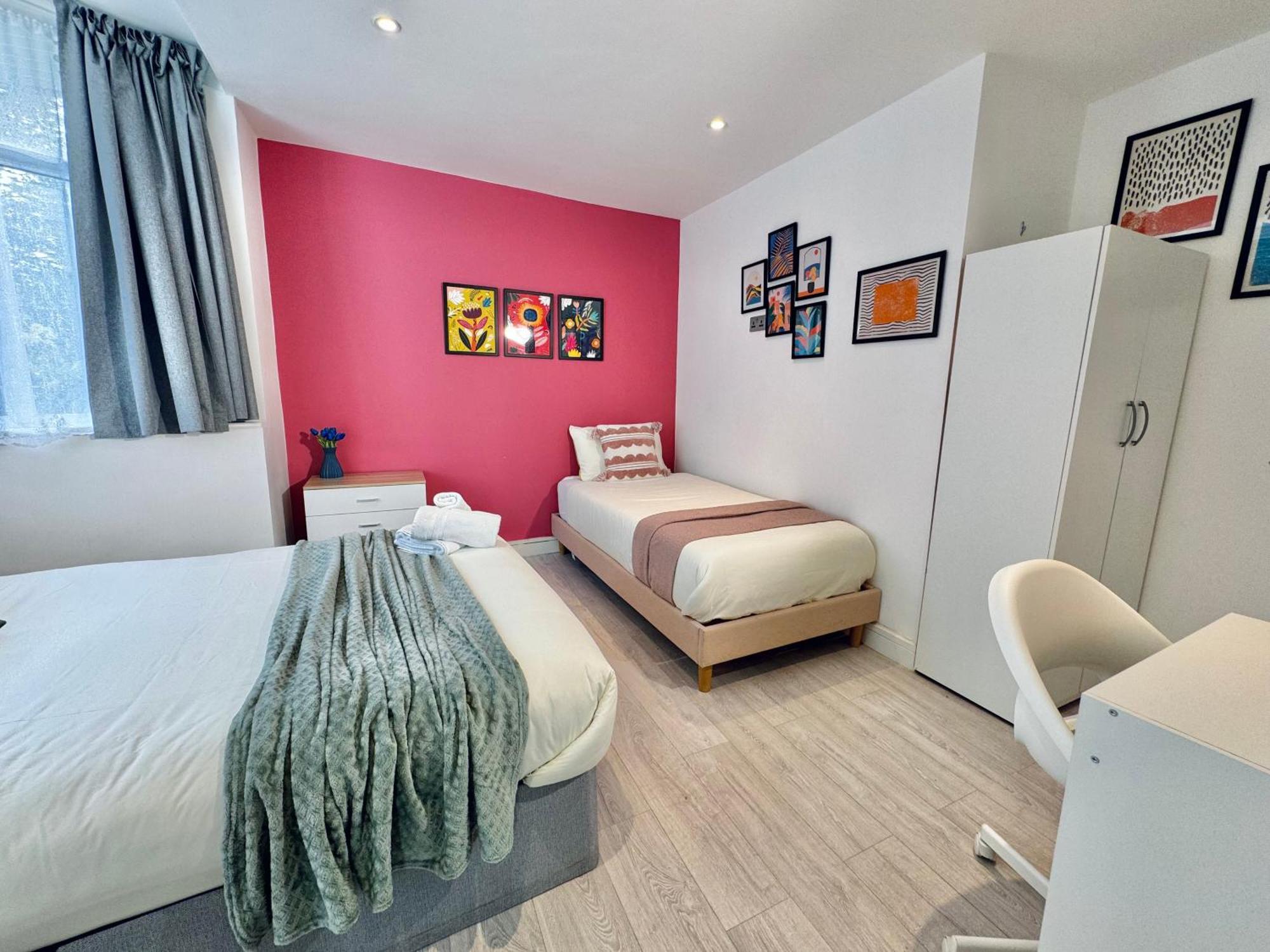 En-suites With Free Parking 30min To Affittacamere Londra