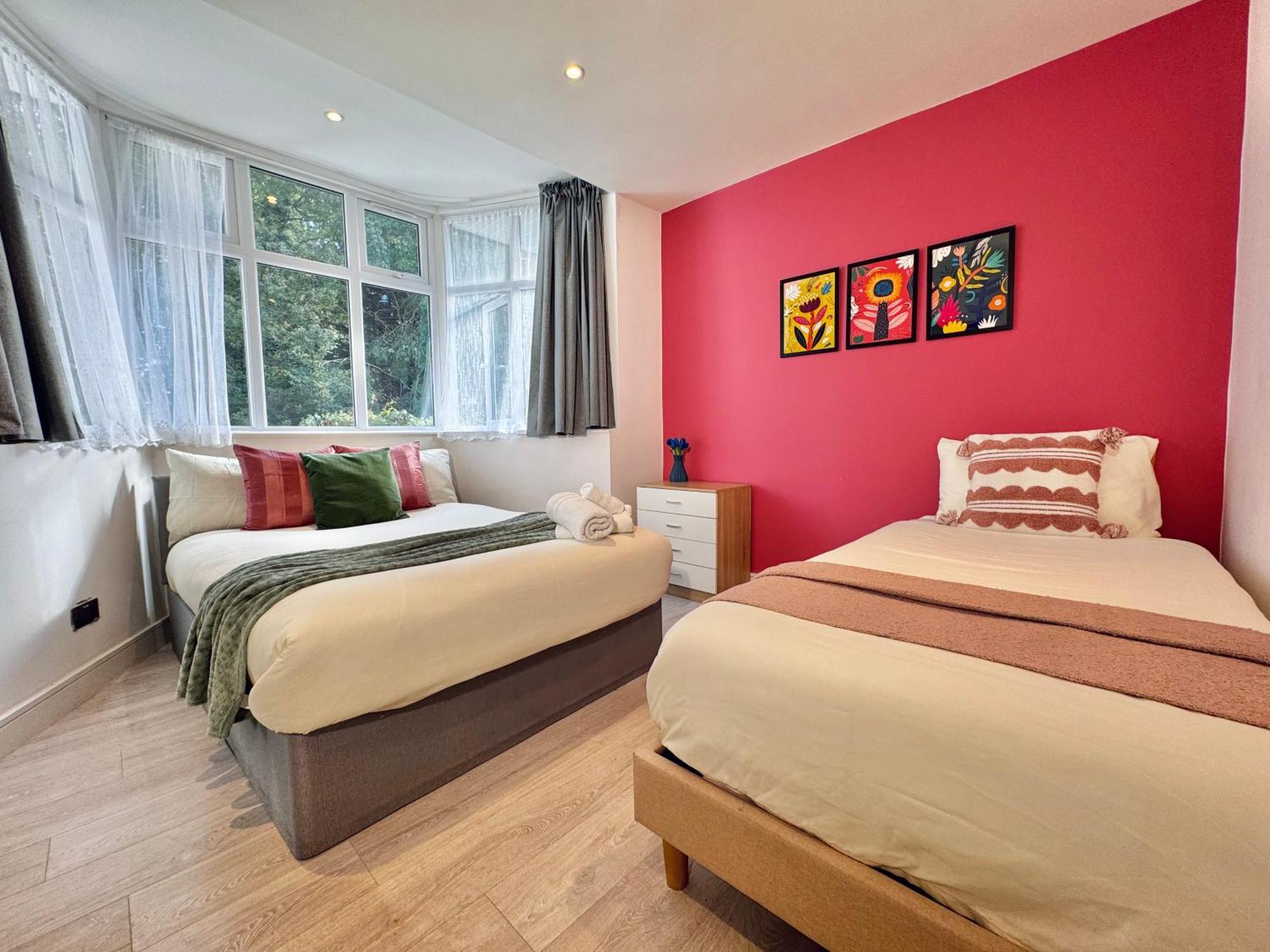 En-suites With Free Parking 30min To Londra